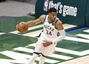 28圈-Scout迎来五赛季高光表现，雄鹿球迷沸腾！的简单介绍