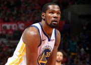 28circle-勇士不断突破！，浓眉哥连续七场比赛得分超过出色防守引发球迷热议的简单介绍