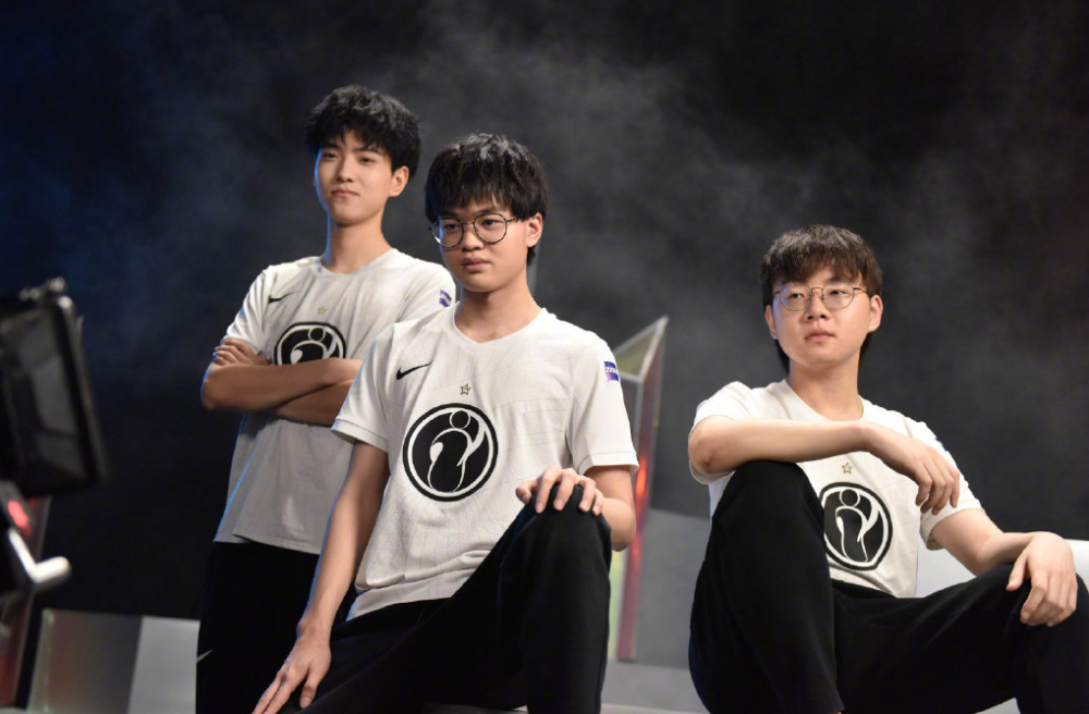 包含JackeyLove新星绝杀表现惊艳，RNG未来可期！的词条